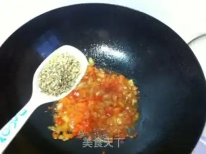 Make Pizza by the seafood flower step 8