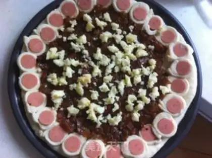 Make Pizza by the seafood flower step 13