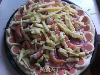 Make Pizza by the seafood flower step 15
