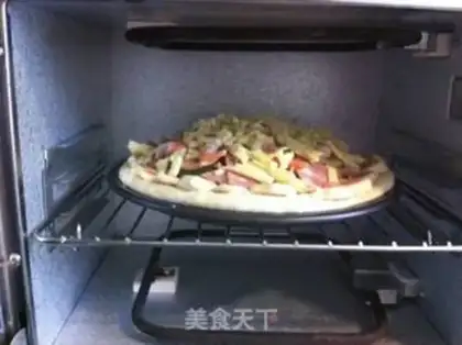 Make Pizza by the seafood flower step 16