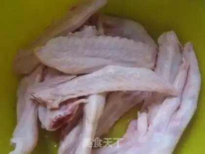 Make Spicy field snail feet step 1