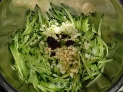 Make The cucumber chicken step 5