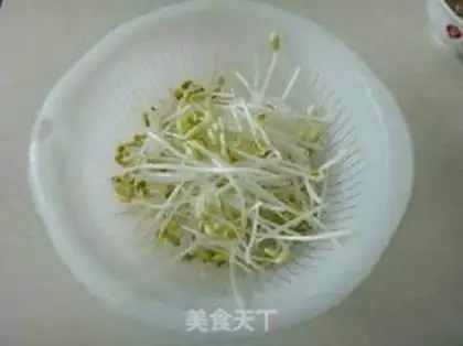 Make Bean sprouts, spinach step 0