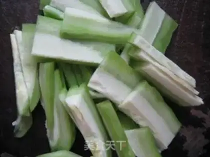 Make The beanfish fried the bitter melon step 0