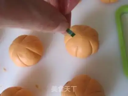 Make Pumpkin step 8