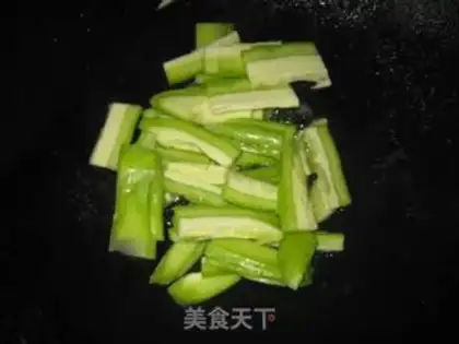 Make The beanfish fried the bitter melon step 3