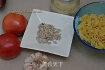 Make Garlic pasta step 0