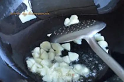 Make Garlic pasta step 2