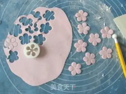 Make Rolling sugar cake step 18