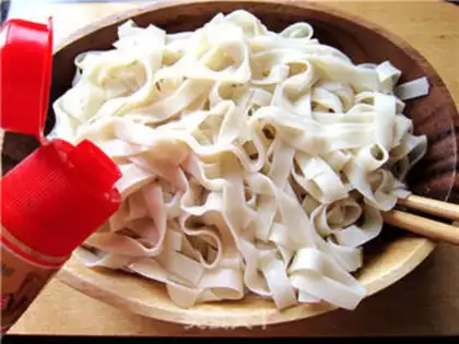 Make Tomato meat and noodles step 0