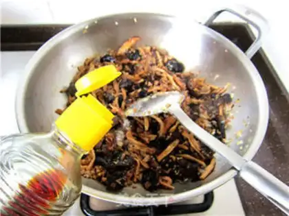 Make Tomato meat and noodles step 5
