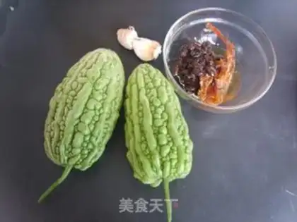 Make The beanfish fried the bitter melon step 0