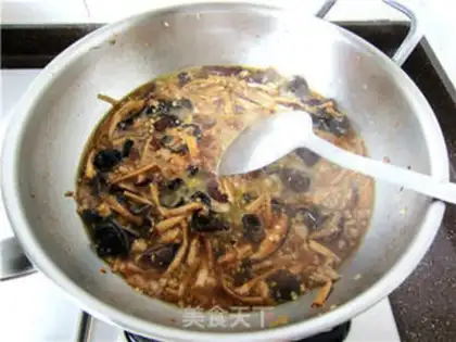 Make Tomato meat and noodles step 6