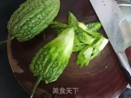 Make The beanfish fried the bitter melon step 1