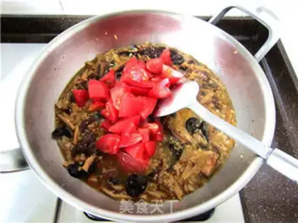 Make Tomato meat and noodles step 7
