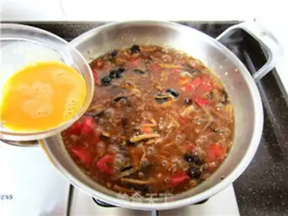 Make Tomato meat and noodles step 9