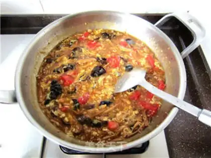 Make Tomato meat and noodles step 10