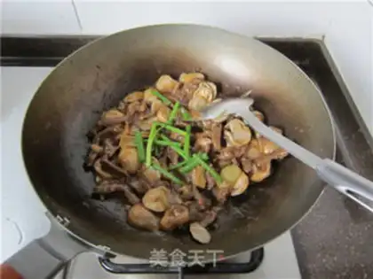 Make Pelican herbal mushrooms, willows step 8