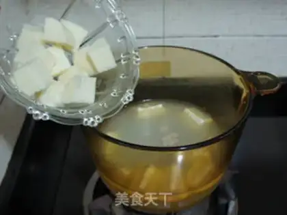 Make A fresh, light mountain corn bouquet soup step 6