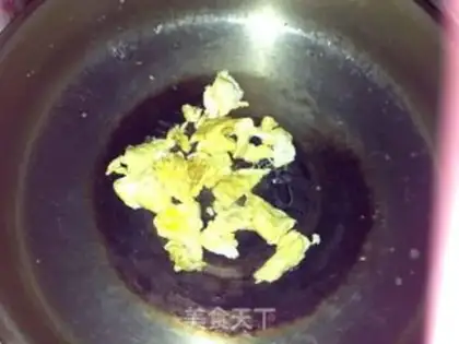 Make cucumber fried eggs step 0
