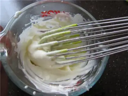 Make Dutch sauce step 8