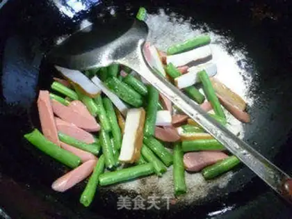 Make Ham sausage and fried beans step 7
