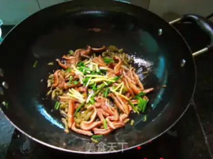 Make Sourbeans with pig ears step 3