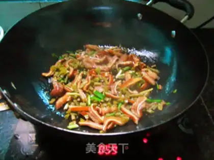 Make Sourbeans with pig ears step 4