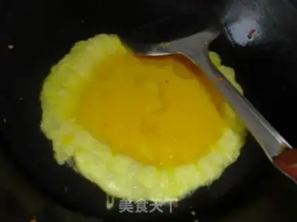 Make Tomato fried eggs step 2