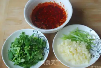 Make Tomato fried eggs step 3