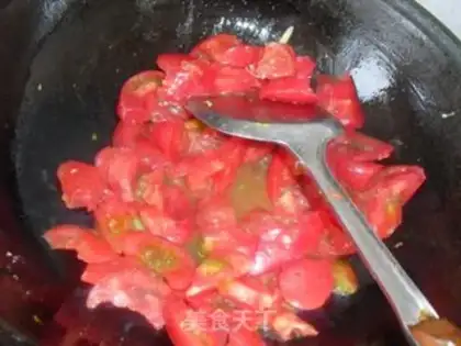Make Tomato fried eggs step 5