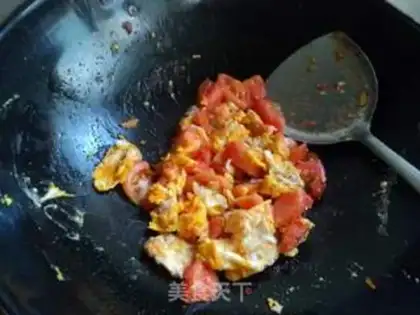 Make Tomato egg and rice powder step 5