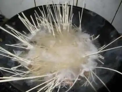 Make Sea cucumber noodles step 2