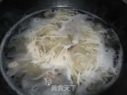 Make Sea cucumber noodles step 3