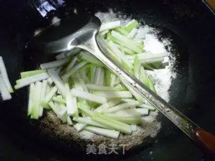 Make Shrimp-shrimp-skin-sprouts step 5