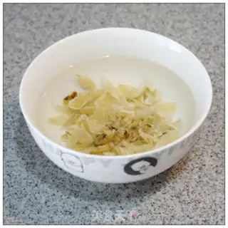 Make Lily Silver Ear Sydney soup step 1