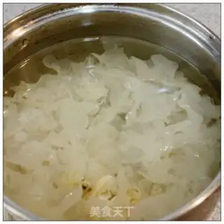 Make Lily Silver Ear Sydney soup step 4