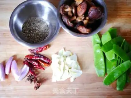 Make Dutch mushrooms, fried potatoes step 1
