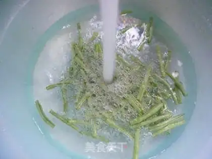 Make The oil bar with the beans step 1