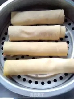 Make Northeast bacon roll step 6