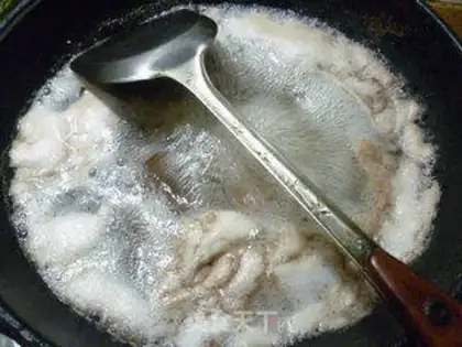 Make Curry beef ramen step 6