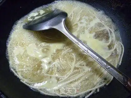 Make Curry beef ramen step 9