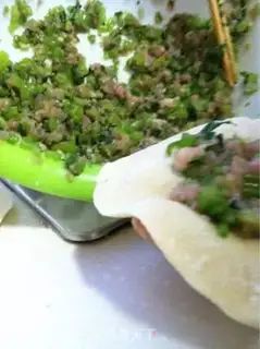 Make Celery shrimp pork bun step 2