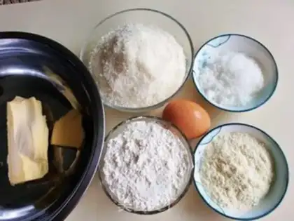 Make The cream is full of coconut balls step 0