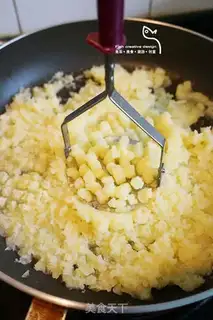 Make Fried potatoes with pineapple sauce step 2