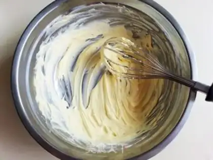 Make The cream is full of coconut balls step 1
