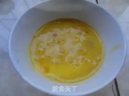 Make Eggs and guacamole step 1