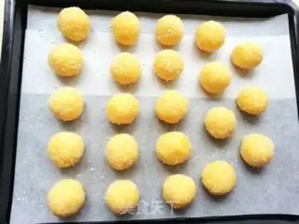 Make The cream is full of coconut balls step 7