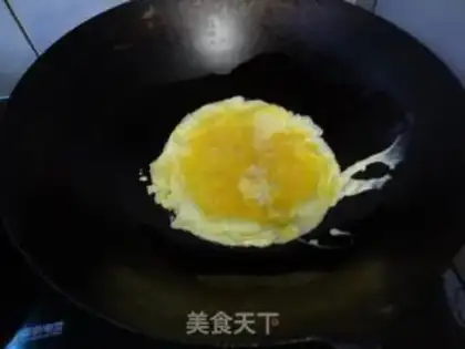 Make Eggs and guacamole step 2