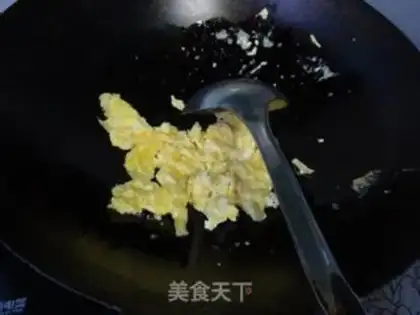 Make Eggs and guacamole step 3